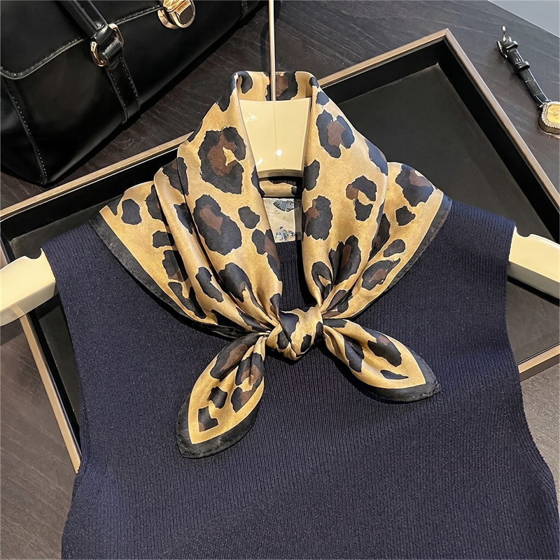 100% Silk Square Scarf Leopard - đánh giá và giá Face Scarf Mask